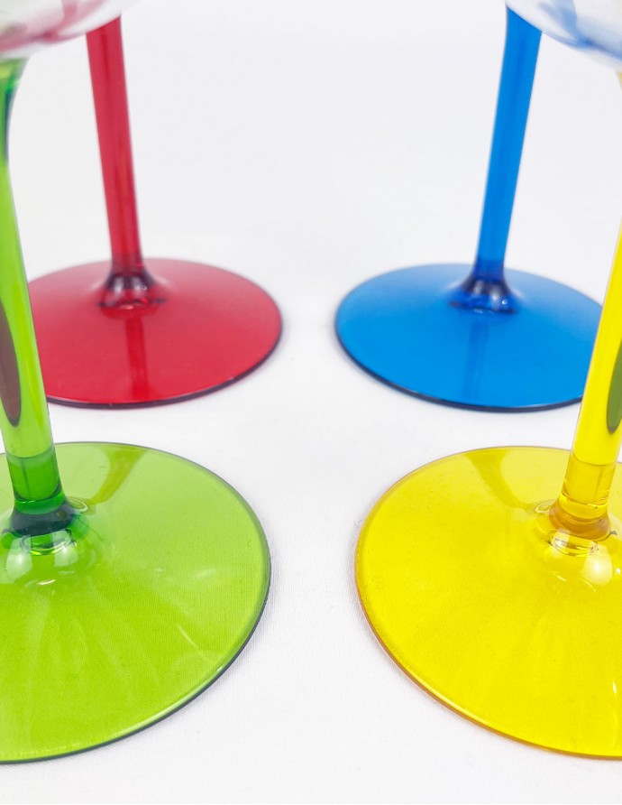 Copa de gin tonic de tritán transparente pie amarillo 58cl