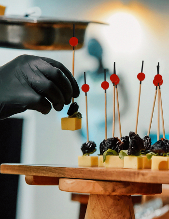 Pincho de bambú con fruta de 12 cm 100 uds 2
