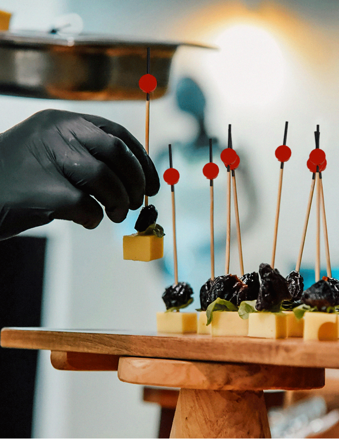 Pincho de bambú con fruta de 12 cm 100 uds