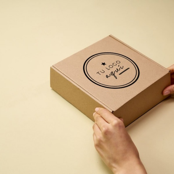 Elige las mejores cajas de cartón personalizadas para tu negocio online 